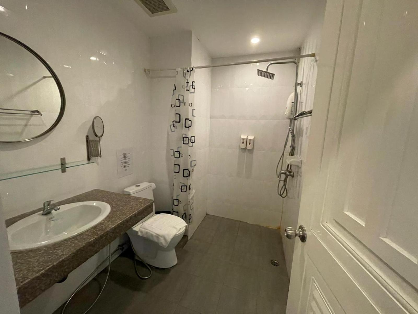 Lenny'S Koh Samui Hotel หาดเฉวง ภายนอก รูปภาพ